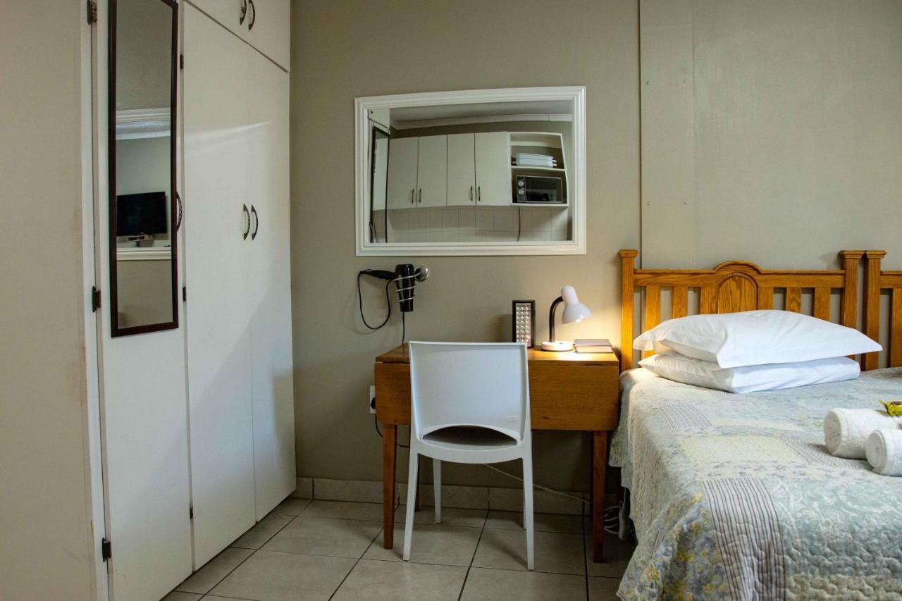 Melsetter'S Guesthouse Bloemfontein Ngoại thất bức ảnh