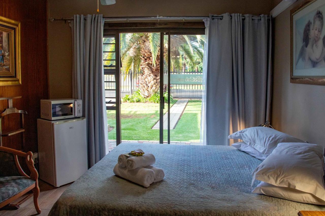 Melsetter'S Guesthouse Bloemfontein Ngoại thất bức ảnh
