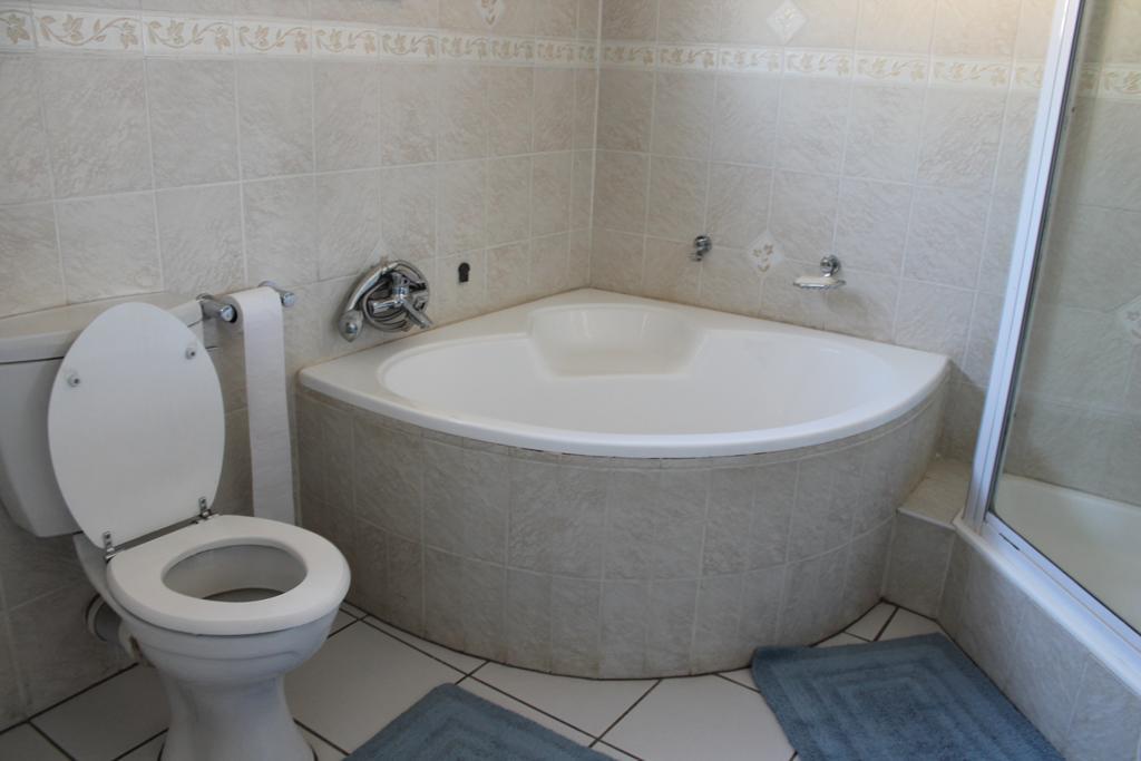 Melsetter'S Guesthouse Bloemfontein Ngoại thất bức ảnh