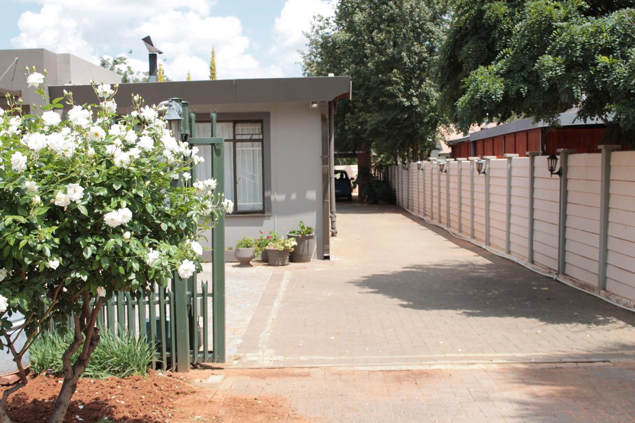Melsetter'S Guesthouse Bloemfontein Ngoại thất bức ảnh