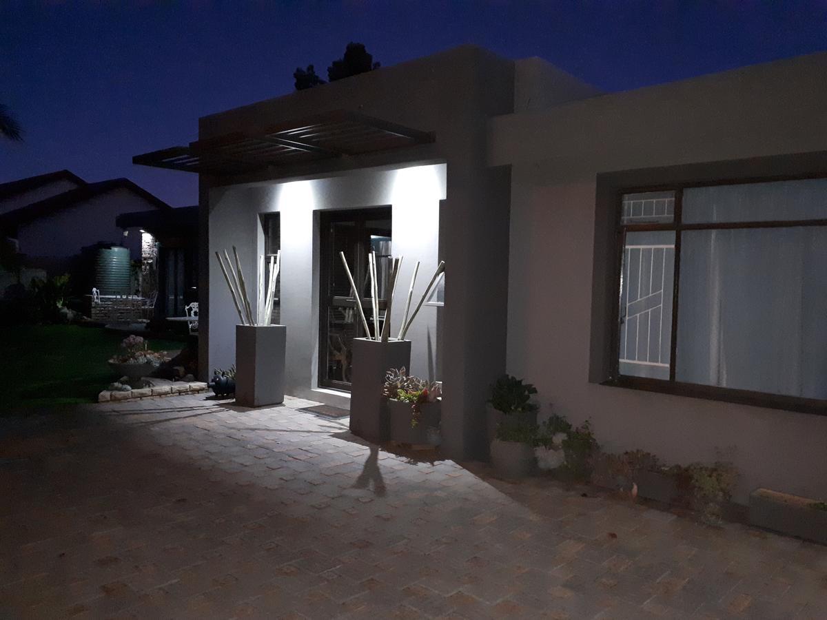 Melsetter'S Guesthouse Bloemfontein Ngoại thất bức ảnh