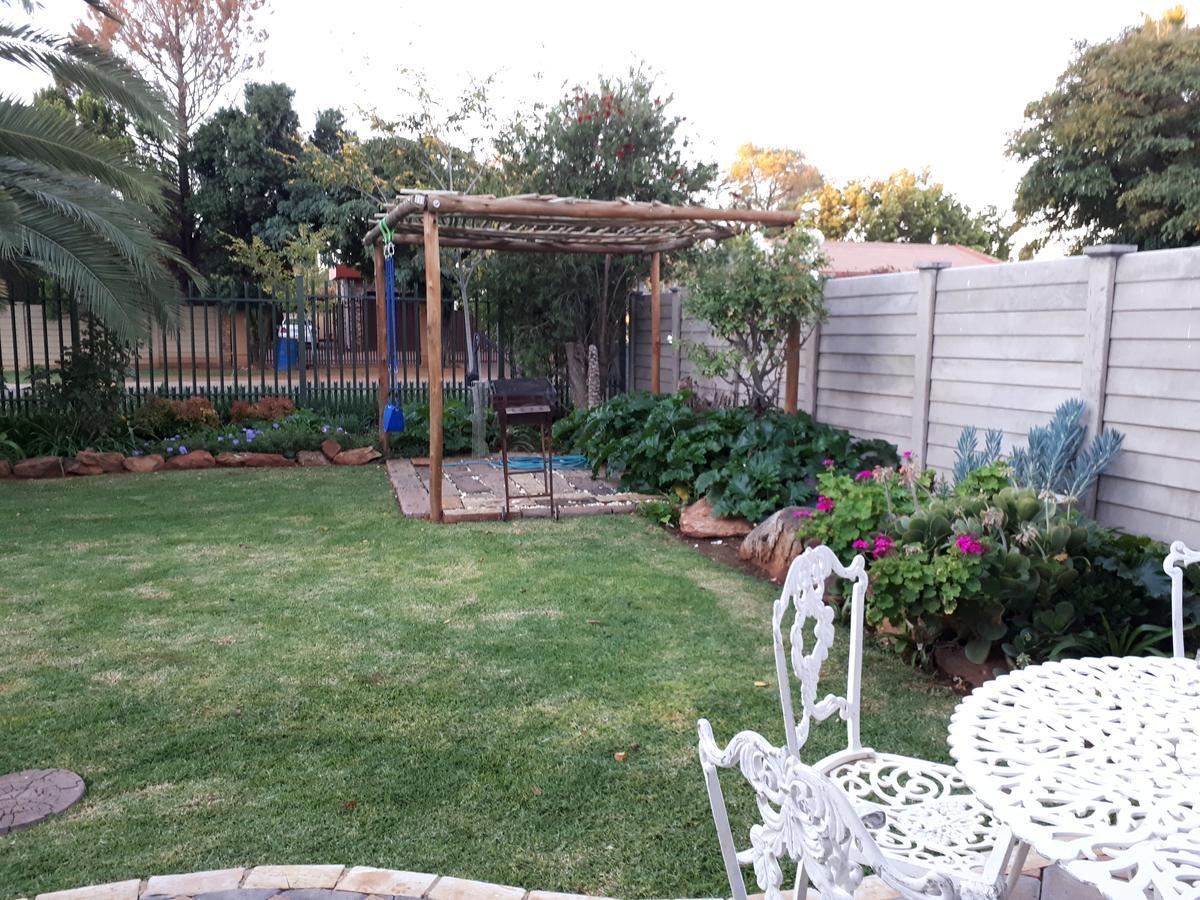 Melsetter'S Guesthouse Bloemfontein Ngoại thất bức ảnh