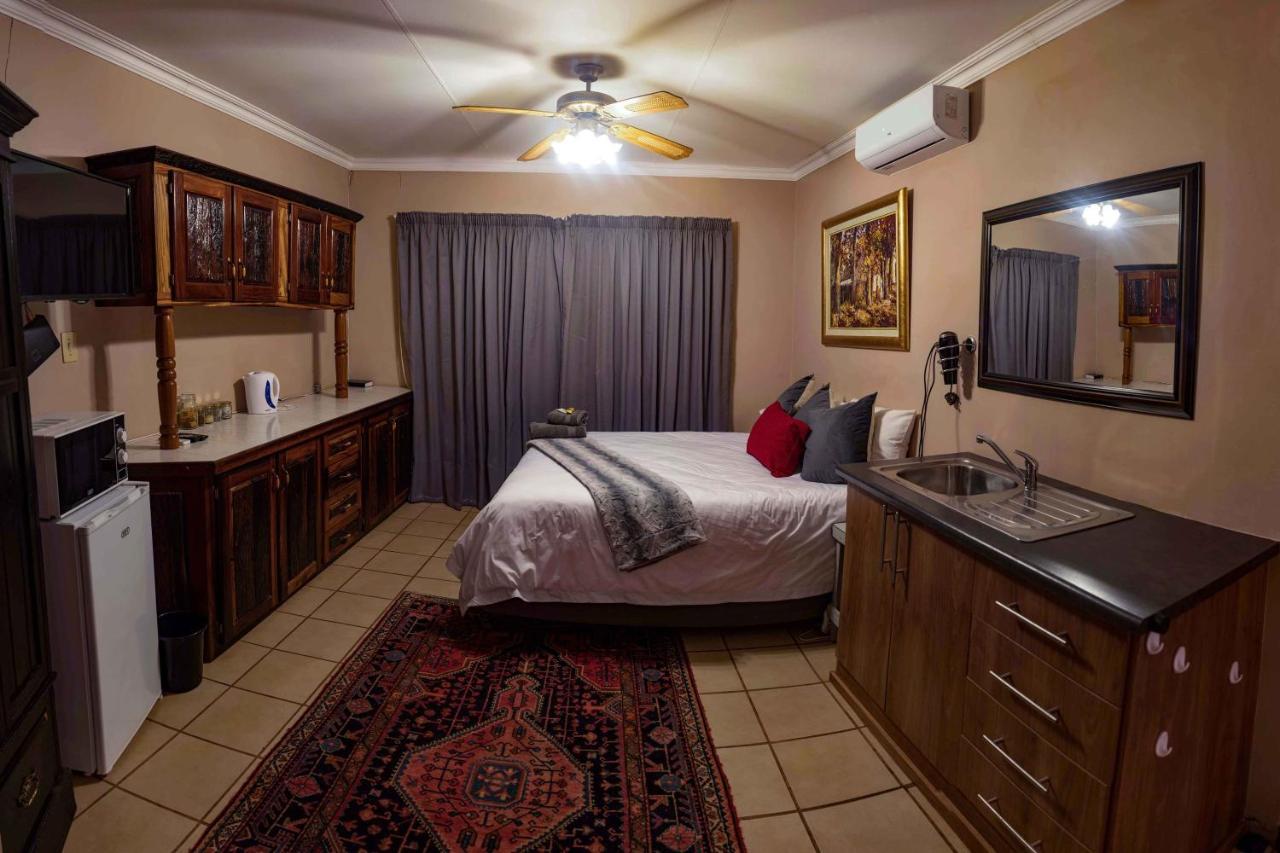 Melsetter'S Guesthouse Bloemfontein Ngoại thất bức ảnh