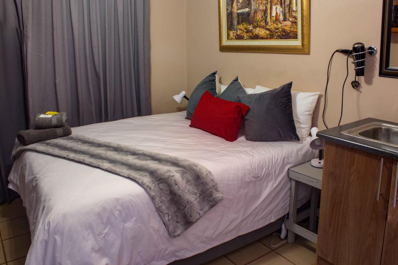 Melsetter'S Guesthouse Bloemfontein Ngoại thất bức ảnh